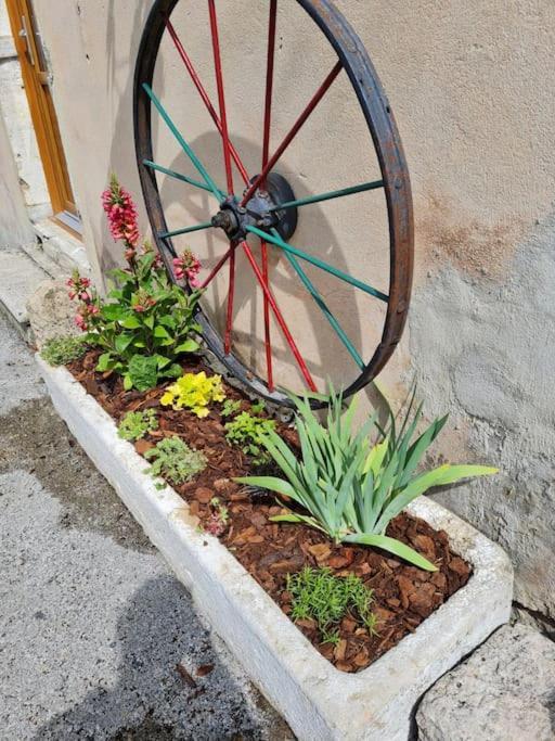 Gite Du Bibicherat Largillay-Marsonnay Exterior foto